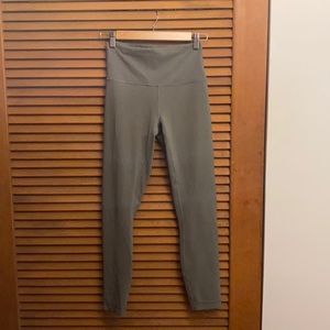 Women’s Lululemon leggings.
